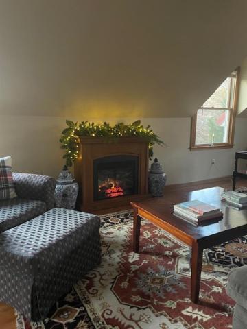 Carriage House Hideaway In Center Of เชสเตอร์ทาวน์ ภายนอก รูปภาพ